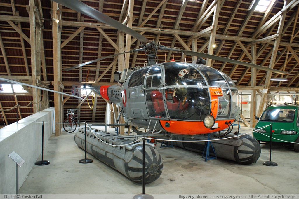 Aerospatiale SE-3160 Alouette III Royal Danish Navy M-388 1388 Egeskov Slot Kvaerndrup 2011-06-23 � Karsten Palt, ID 4392 Aerospatiale SE-3160 Alouette III Royal Danish Navy M-388 1388 Egeskov Slot Kvaerndrup 2011-06-23 � Karsten Palt, ID 4392