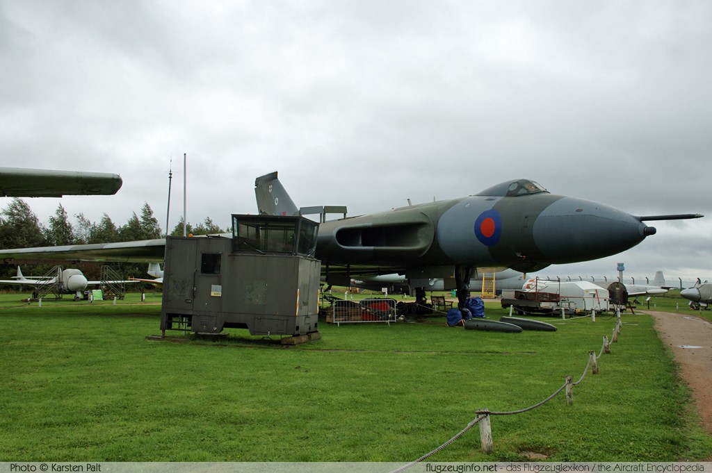 Avro 698 Vulcan B.2A Royal Air Force XM575 SET56 East Midlands Airport Aeropark Castle Donington 2013-09-19 � Karsten Palt, ID 7656 Avro 698 Vulcan B.2A Royal Air Force XM575 SET56 East Midlands Airport Aeropark Castle Donington 2013-09-19 � Karsten Palt, ID 7656