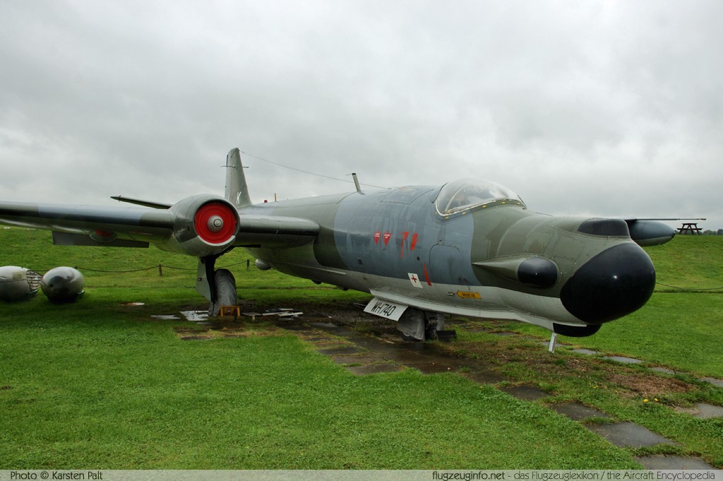 BAC / English Electric Canberra T.17 Royal Air Force WH740 East Midlands Airport Aeropark Castle Donington 2013-09-19 � Karsten Palt, ID 7662 BAC / English Electric Canberra T.17 Royal Air Force WH740 East Midlands Airport Aeropark Castle Donington 2013-09-19 � Karsten Palt, ID 7662