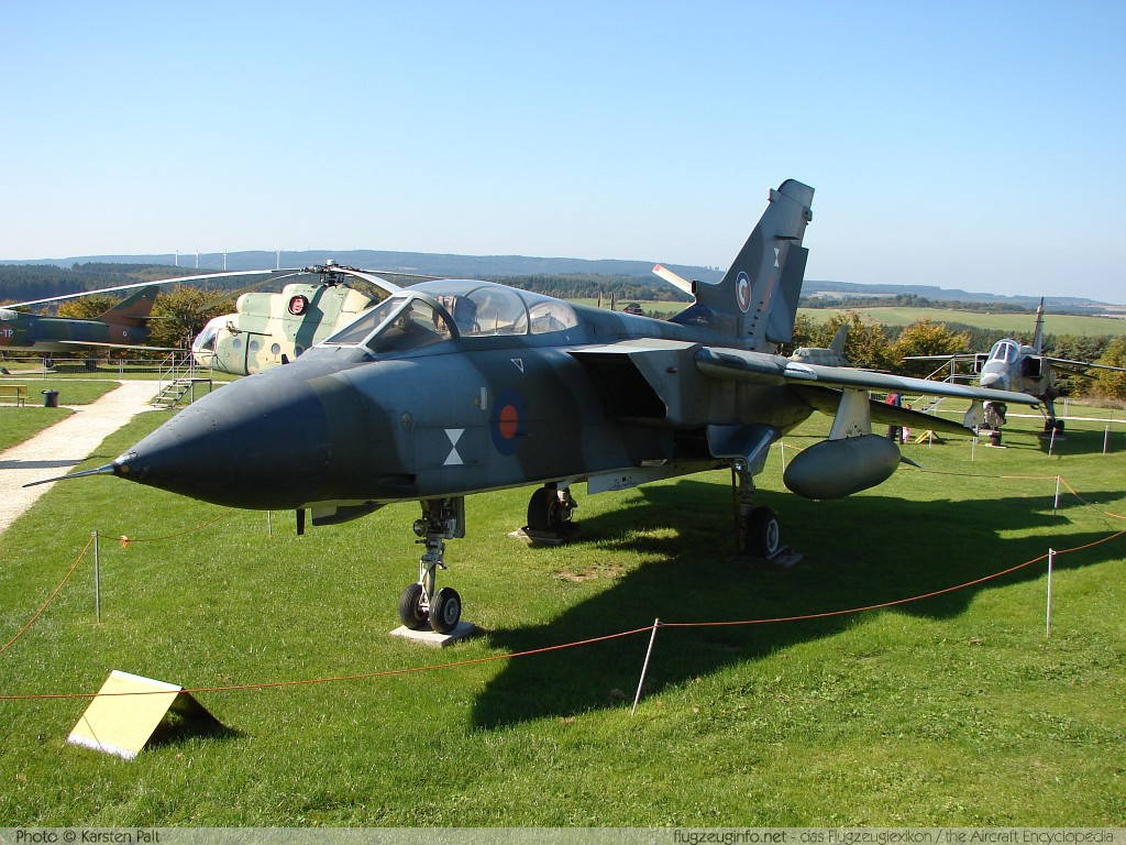 Panavia Tornado Royal Air Force XX948 P06 Flugausstellung L.+P. Junior Hermeskeil 2008-09-27 � Karsten Palt, ID 1512 Panavia Tornado Royal Air Force XX948 P06 Flugausstellung L.+P. Junior Hermeskeil 2008-09-27 � Karsten Palt, ID 1512