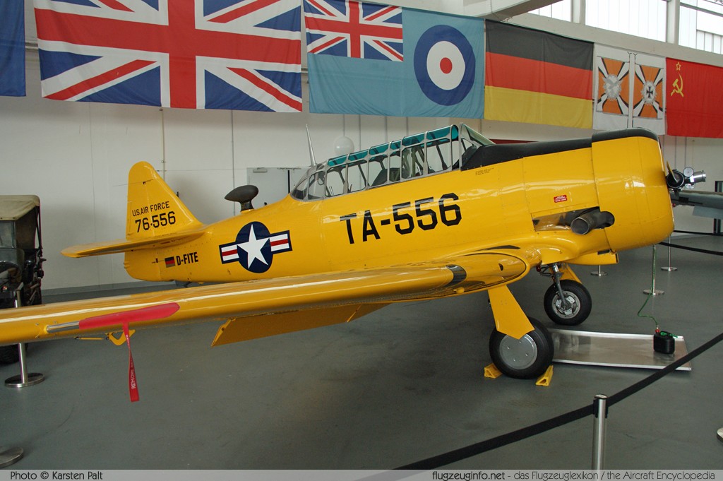 Noorduyn AT-16 Harvard II D-FITE 76-3556 Hangar 10 Usedom 2014-07-28 � Karsten Palt, ID 10405 Noorduyn AT-16 Harvard II D-FITE 76-3556 Hangar 10 Usedom 2014-07-28 � Karsten Palt, ID 10405
