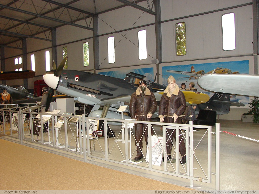 Messerschmitt Bf 109G-2 Luftwaffe (Wehrmacht) 3 14753 Luftfahrtmuseum Laatzen-Hannover Laatzen 2006-11-17 � Karsten Palt, ID 222