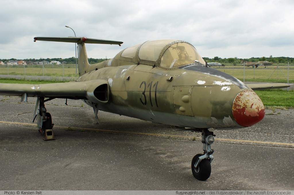 Aero L-29 Delfin NVA - LSK/LV 311 692053 Luftwaffenmuseum Berlin - Gatow 2010-06-12 � Karsten Palt, ID 3532 Aero L-29 Delfin NVA - LSK/LV 311 692053 Luftwaffenmuseum Berlin - Gatow 2010-06-12 � Karsten Palt, ID 3532