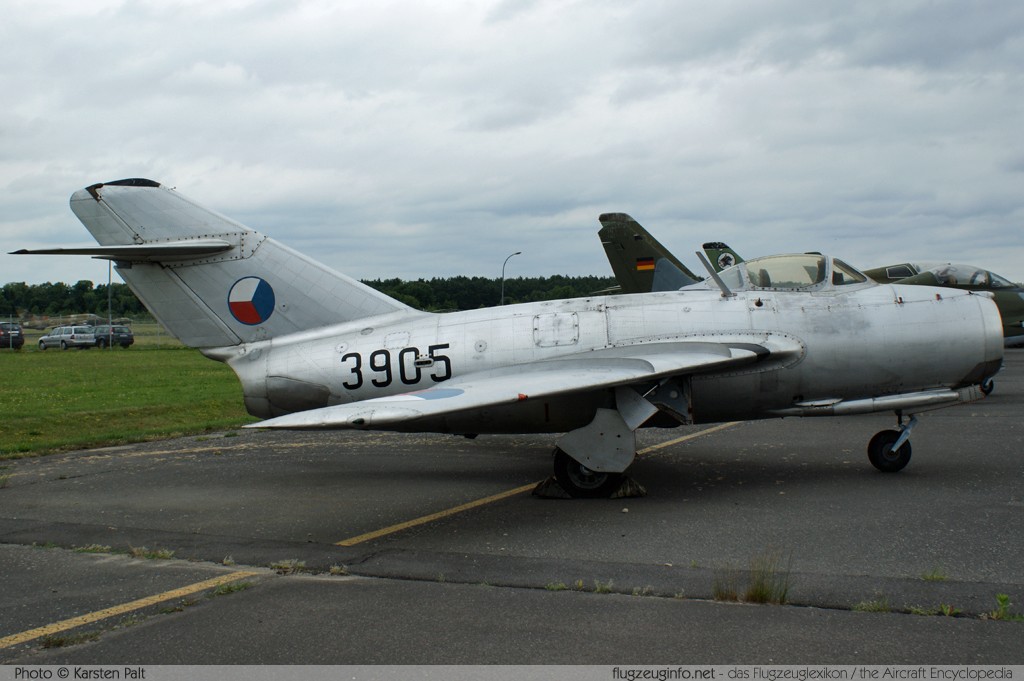 Mikoyan Gurevich / Aero MiG-15bis (Aero S-102) Czechoslovak Air Force 3905 00220-00 Luftwaffenmuseum Berlin - Gatow 2010-06-12 � Karsten Palt, ID 3554 Mikoyan Gurevich / Aero MiG-15bis (Aero S-102) Czechoslovak Air Force 3905 00220-00 Luftwaffenmuseum Berlin - Gatow 2010-06-12 � Karsten Palt, ID 3554