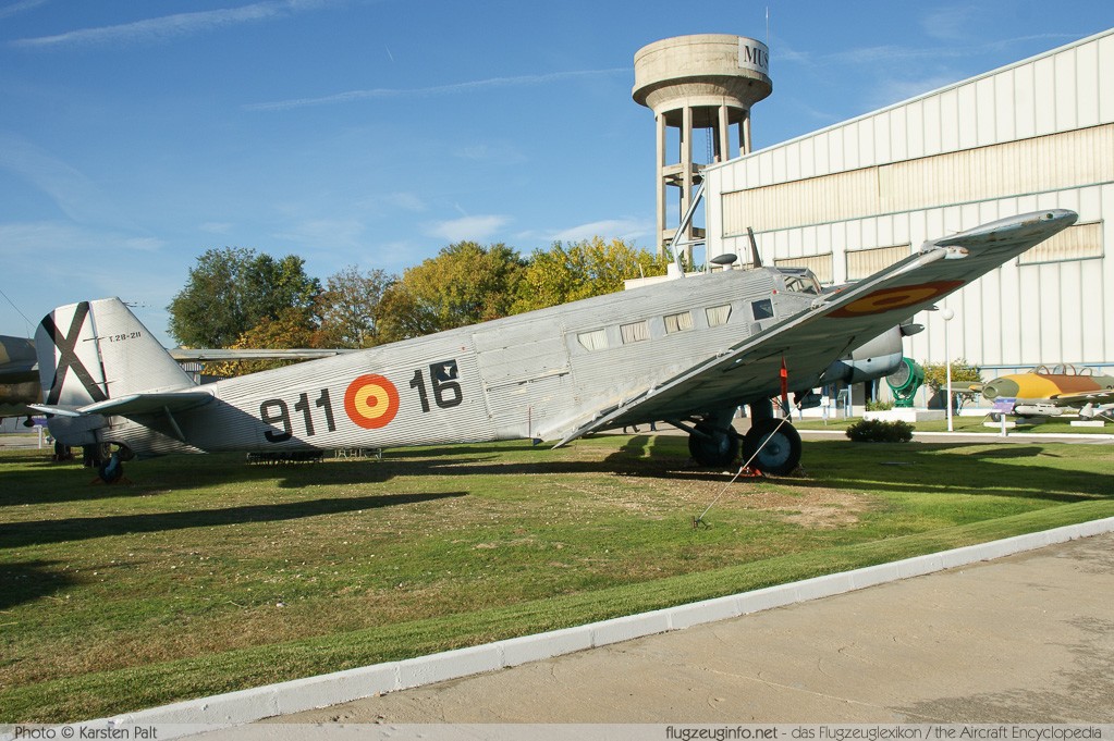 Junkers Ju 52/3m (CASA 352L) Spanish Air Force T.2B-211 102 Museo del Aire Madrid 2014-10-23 � Karsten Palt, ID 10625 Junkers Ju 52/3m (CASA 352L) Spanish Air Force T.2B-211 102 Museo del Aire Madrid 2014-10-23 � Karsten Palt, ID 10625