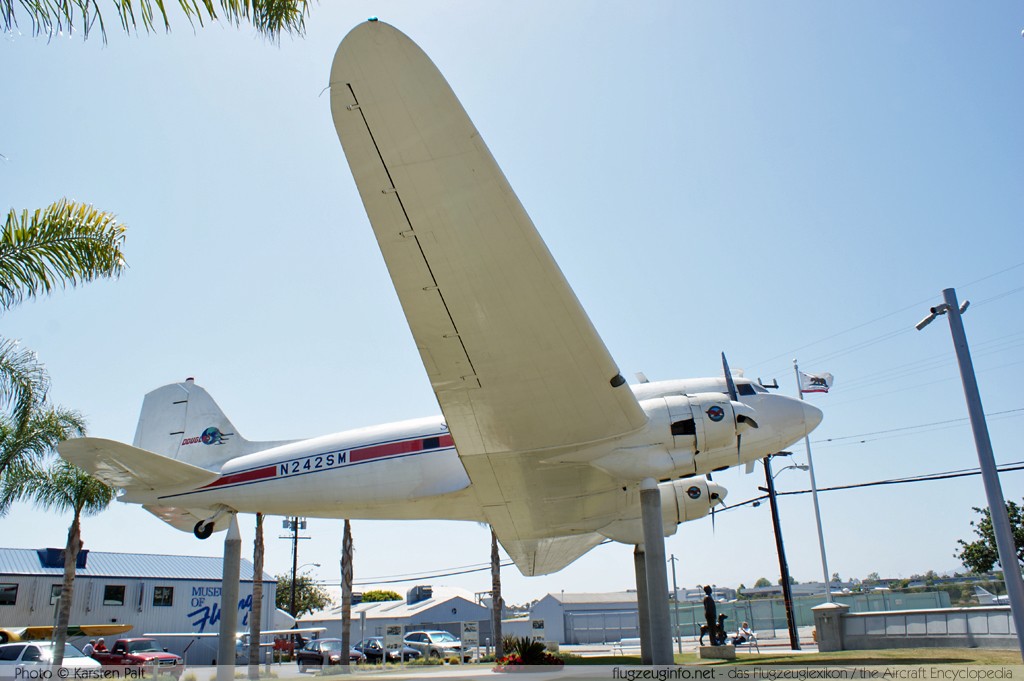 Douglas DC-3 (R4D-3)  N242SM 4877 Museum of Flying Santa Monica, CA 2012-06-10 � Karsten Palt, ID 5849