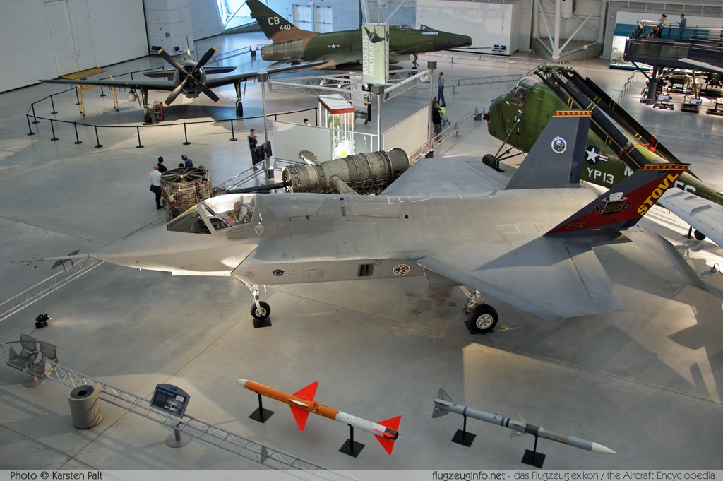 Lockheed Martin X-35B United States Air Force (USAF) 301 PAV-1 NASM Udvar Hazy Center Chantilly, VA 2014-05-28 � Karsten Palt, ID 10305 Lockheed Martin X-35B United States Air Force (USAF) 301 PAV-1 NASM Udvar Hazy Center Chantilly, VA 2014-05-28 � Karsten Palt, ID 10305