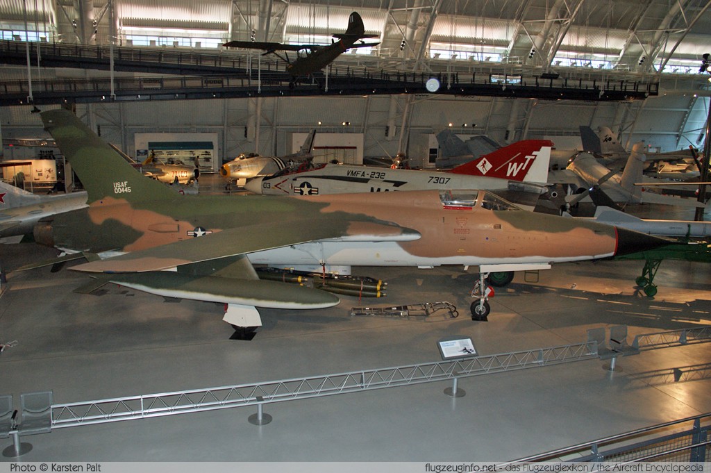 Republic F-105D Thunderchief United States Air Force (USAF) 60-0445 D135 NASM Udvar Hazy Center Chantilly, VA 2014-05-28 � Karsten Palt, ID 10342 Republic F-105D Thunderchief United States Air Force (USAF) 60-0445 D135 NASM Udvar Hazy Center Chantilly, VA 2014-05-28 � Karsten Palt, ID 10342
