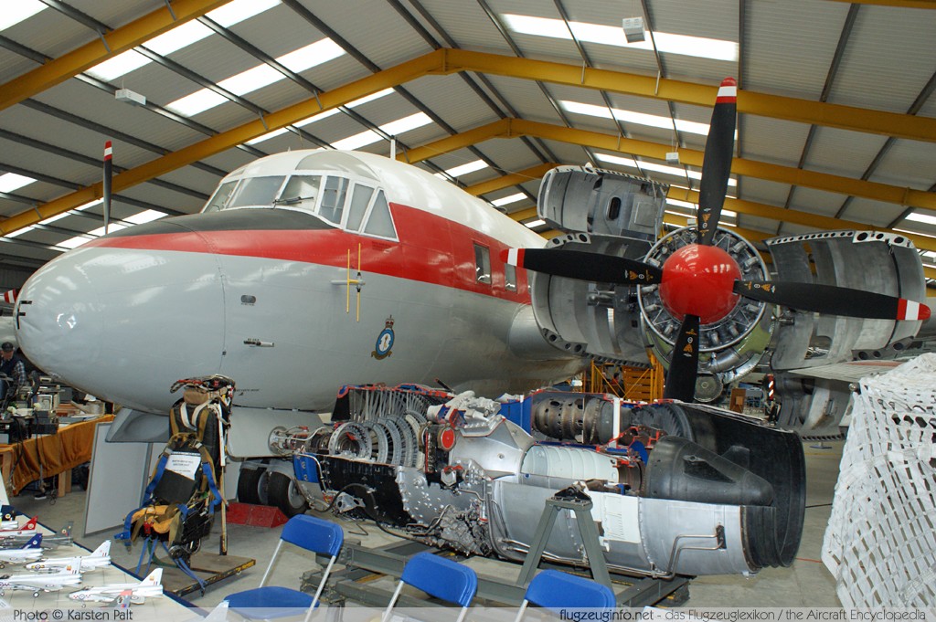 Vickers 668 Varsity T.1 Royal Air Force WF369 528 Newark Air Museum Winthorpe, Newark 2013-05-18 � Karsten Palt, ID 6895 Vickers 668 Varsity T.1 Royal Air Force WF369 528 Newark Air Museum Winthorpe, Newark 2013-05-18 � Karsten Palt, ID 6895