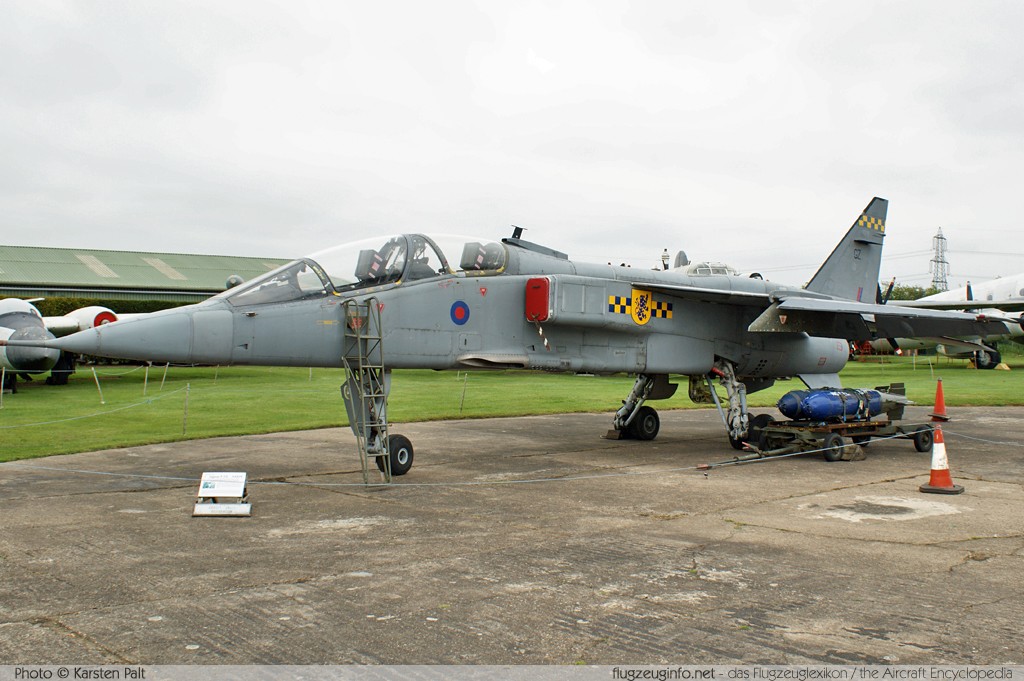 SEPECAT Jaguar T.4 Royal Air Force XX829 B17 Newark Air Museum Winthorpe, Newark 2013-05-18 � Karsten Palt, ID 6935 SEPECAT Jaguar T.4 Royal Air Force XX829 B17 Newark Air Museum Winthorpe, Newark 2013-05-18 � Karsten Palt, ID 6935