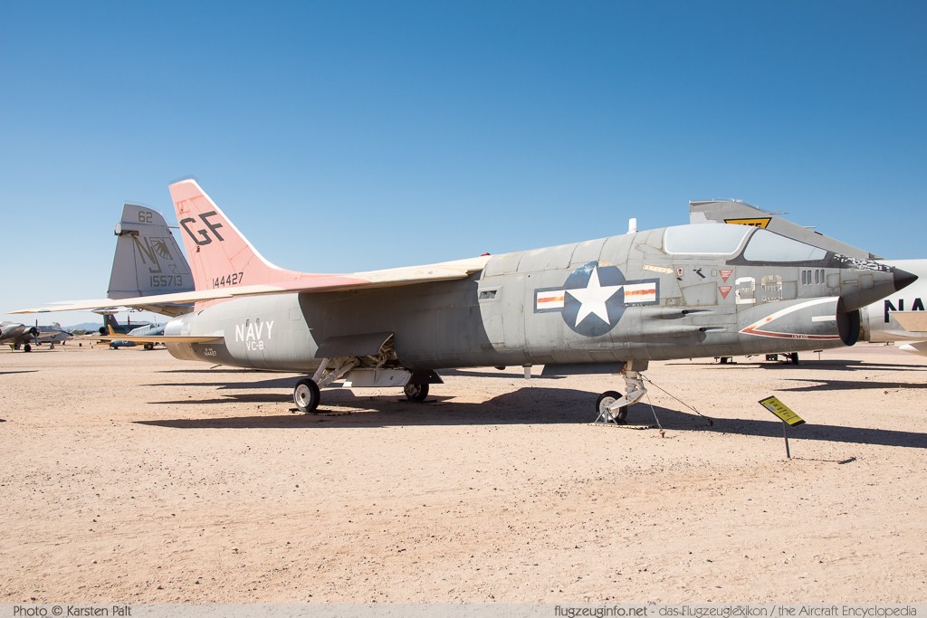 Chance-Vought DF-8F Crusader United States Navy 144427 Pima Air and Space Museum Tucson, AZ 2015-06-03 � Karsten Palt, ID 10949 Chance-Vought DF-8F Crusader United States Navy 144427 Pima Air and Space Museum Tucson, AZ 2015-06-03 � Karsten Palt, ID 10949