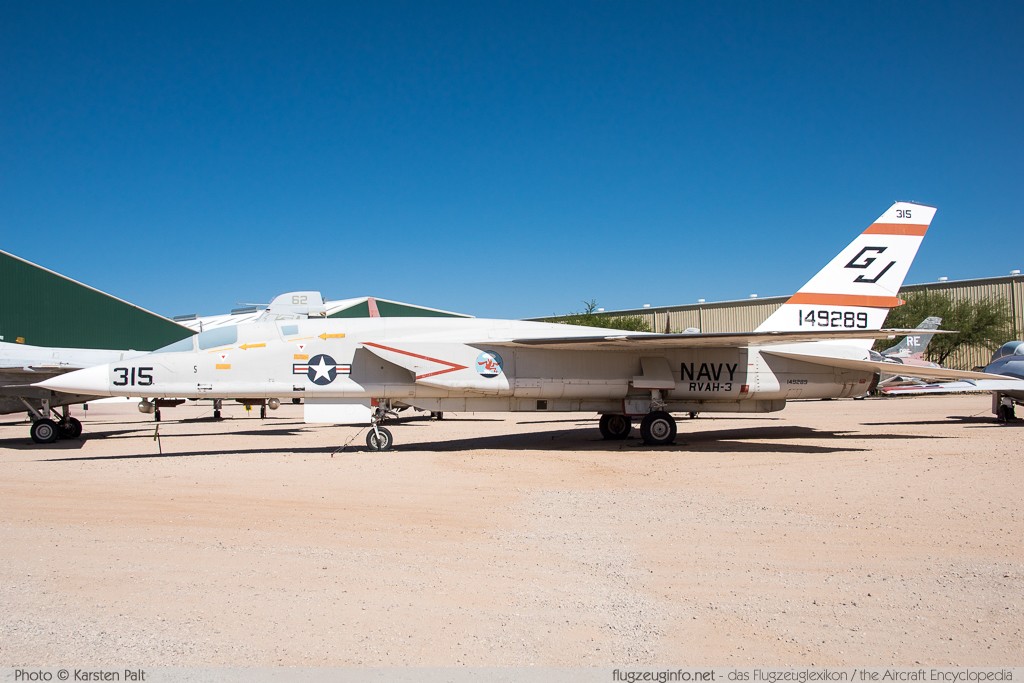 North American RA-5C Vigilante United States Navy 149289 269-24 Pima Air and Space Museum Tucson, AZ 2015-06-03 � Karsten Palt, ID 11157