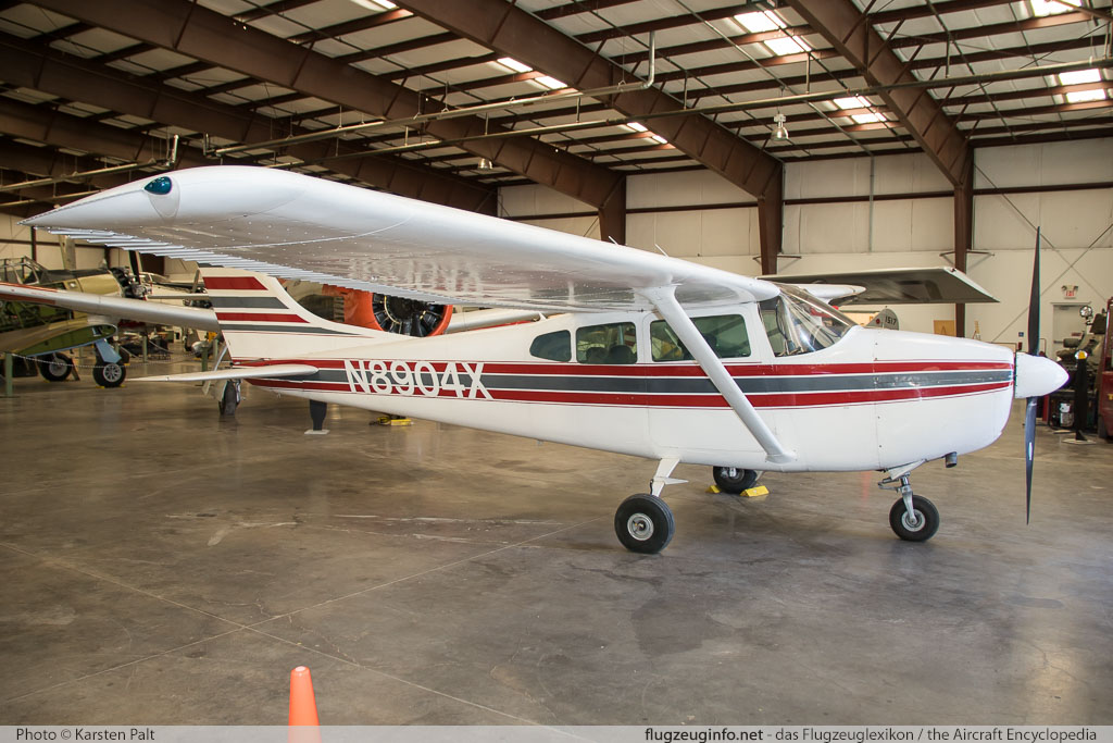 Cessna 182D Skylane  N8904X 18253304 Planes of Fame Air Museum Valle Valle, AZ 2016-10-11 � Karsten Palt, ID 13279
