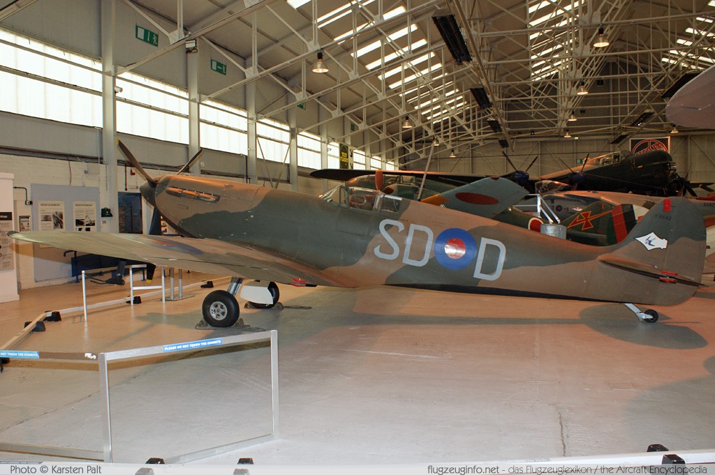 Supermarine Spitfire Mk 1a Royal Air Force KK9942 6S/30225 Royal Air Force Museum Cosford Shifnal, Shropshire 2013-05-17 � Karsten Palt, ID 6753 Supermarine Spitfire Mk 1a Royal Air Force KK9942 6S/30225 Royal Air Force Museum Cosford Shifnal, Shropshire 2013-05-17 � Karsten Palt, ID 6753