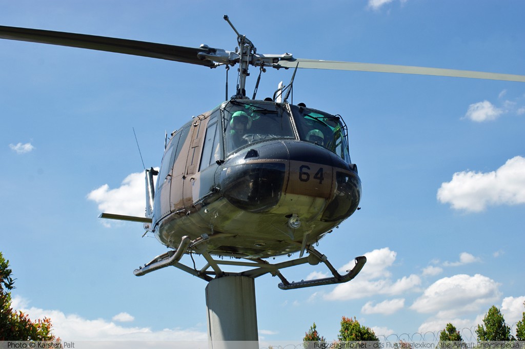 Bell Helicopter 205 UH-1H Republic of Singapore Air Force (RSAF) 264 917 Republic of Singapore Air Force Museum Singapore 2012-04-27 � Karsten Palt, ID 5544 Bell Helicopter 205 UH-1H Republic of Singapore Air Force (RSAF) 264 917 Republic of Singapore Air Force Museum Singapore 2012-04-27 � Karsten Palt, ID 5544
