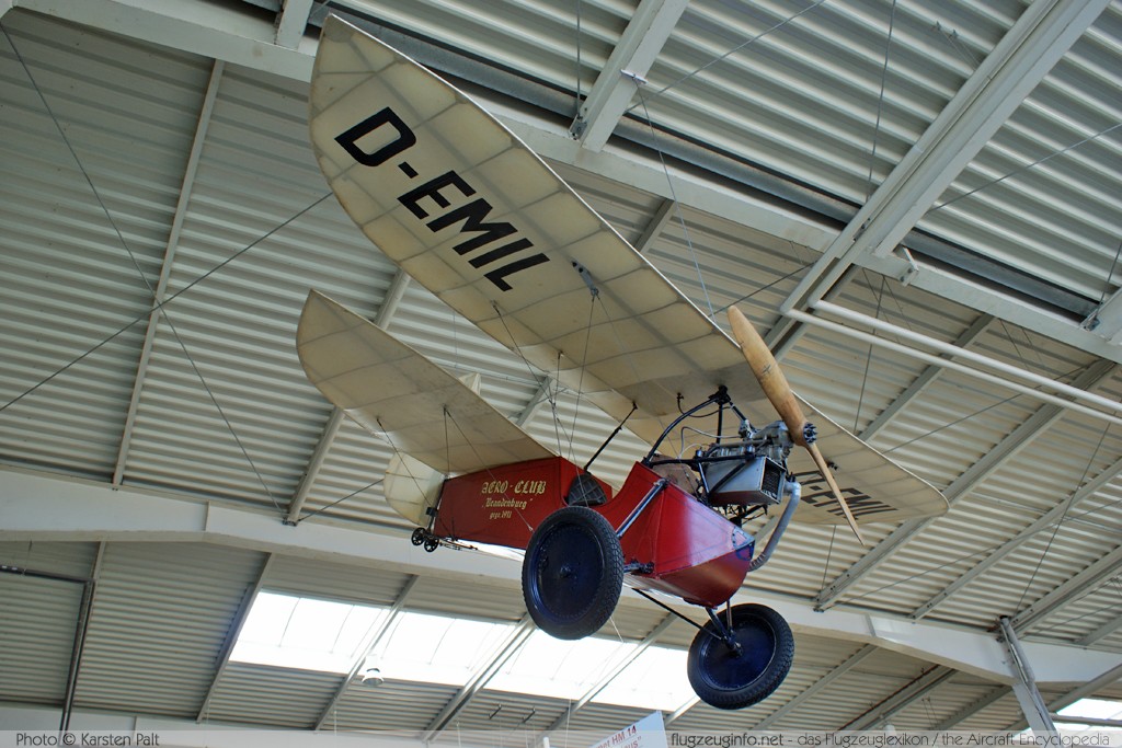 Mignet HM-14 Pou-du-Ciel D-EMIL 144 Auto und Technik Museum Sinsheim 2009-04-02 � Karsten Palt, ID 1668 Mignet HM-14 Pou-du-Ciel D-EMIL 144 Auto und Technik Museum Sinsheim 2009-04-02 � Karsten Palt, ID 1668