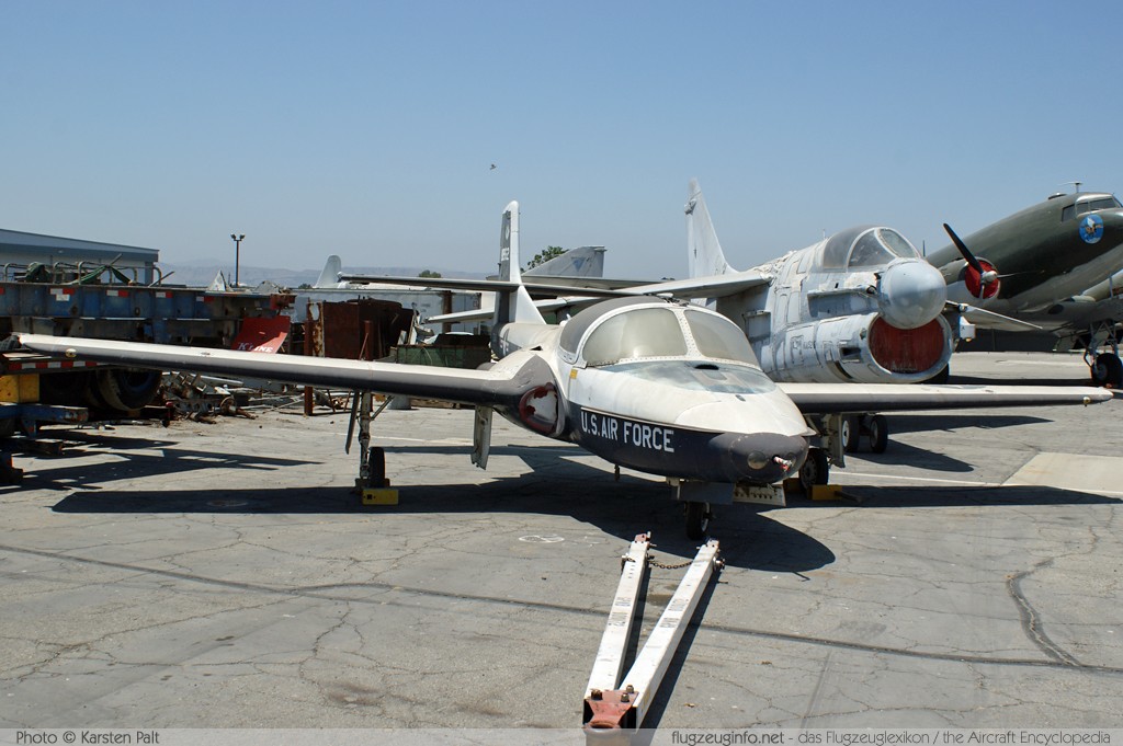 Cessna T-37A Tweety Bird United States Air Force (USAF) 58-1962 40387 Yanks Air Museum Chino, CA 2012-06-12 � Karsten Palt, ID 6342 Cessna T-37A Tweety Bird United States Air Force (USAF) 58-1962 40387 Yanks Air Museum Chino, CA 2012-06-12 � Karsten Palt, ID 6342