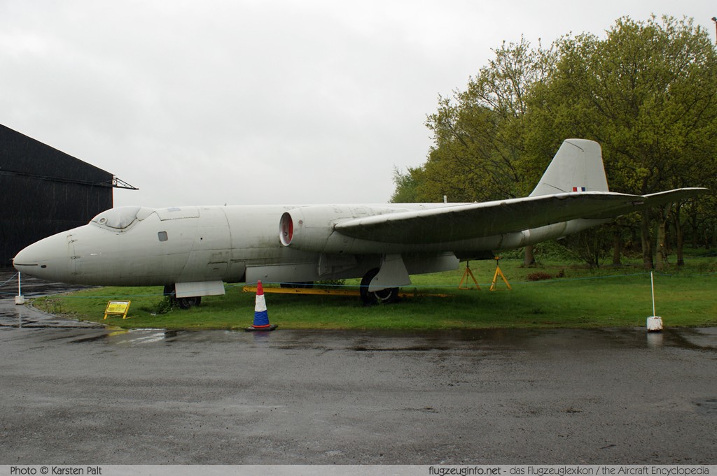 BAC / English Electric Canberra T.4 Royal Air Force WH846 EEP71290 Yorkshire Air Museum Elvington 2013-05-18 � Karsten Palt, ID 7020