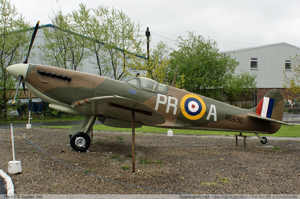 Supermarine Spitfire R6690 Yorkshire Air Museum Elvington 2013-05-18 � Karsten Palt, ID 7059 Supermarine Spitfire R6690 Yorkshire Air Museum Elvington 2013-05-18 � Karsten Palt, ID 7059