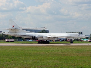 Tupolew / Tupolev Tu-160 © Gary Chambers
