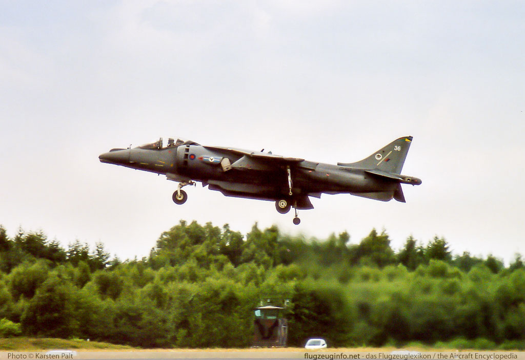 BAe / McDonnell Douglas Harrier GR.7 Royal Air Force ZD407 P36 Open Dagen Koninklijke Luchtmacht 2003 Vliegbais Twente (EHTW / ENS) 2003-06-21 � Karsten Palt, ID 12021 BAe / McDonnell Douglas Harrier GR.7 Royal Air Force ZD407 P36 Open Dagen Koninklijke Luchtmacht 2003 Vliegbais Twente (EHTW / ENS) 2003-06-21 � Karsten Palt, ID 12021