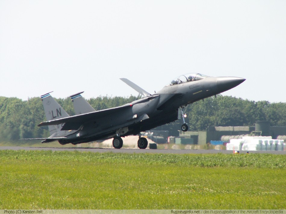 McDonnell Douglas / Boeing F-15E Strike Eagle United States Air Force (USAF) 97-0219 1357/E218 Open Dagen Koninklijke Luchtmacht 2006 Leeuwarden (EHLW / LHW) 2006-06-17 � Karsten Palt, ID 4 McDonnell Douglas / Boeing F-15E Strike Eagle United States Air Force (USAF) 97-0219 1357/E218 Open Dagen Koninklijke Luchtmacht 2006 Leeuwarden (EHLW / LHW) 2006-06-17 � Karsten Palt, ID 4
