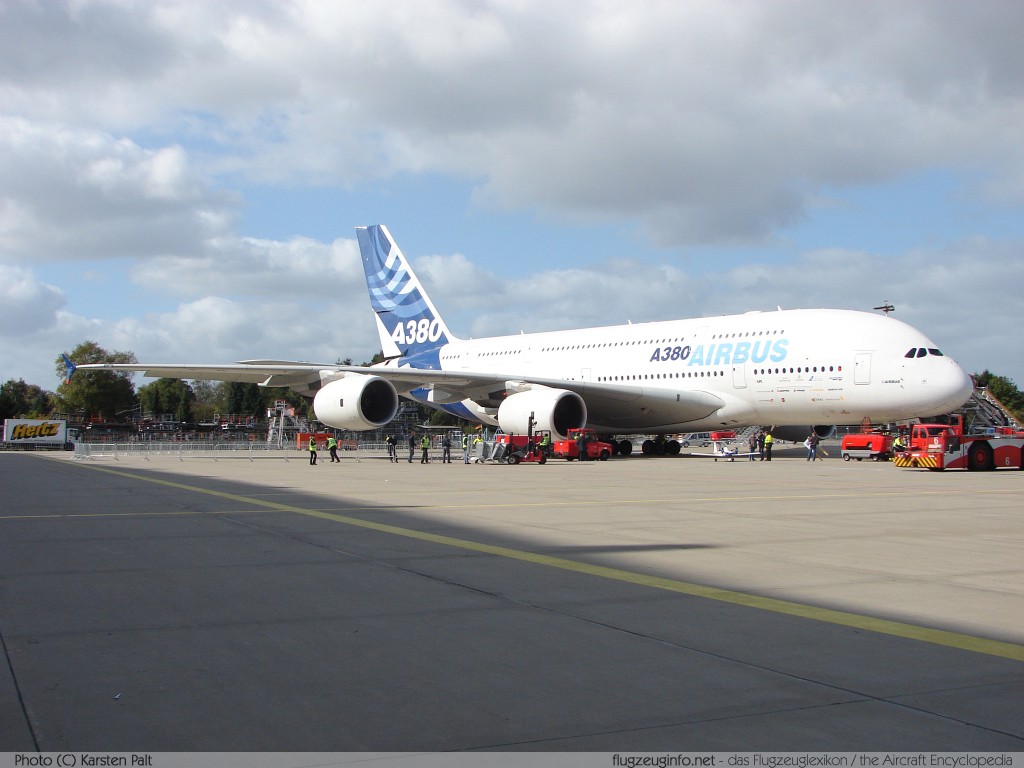 Airbus A380-841 Airbus F-WWOW 1 Airport-Days 2007 Hamburg-Fuhlsbüttel (EDDH / HAM) 2007-09-15 ï¿½ Karsten Palt, ID 692