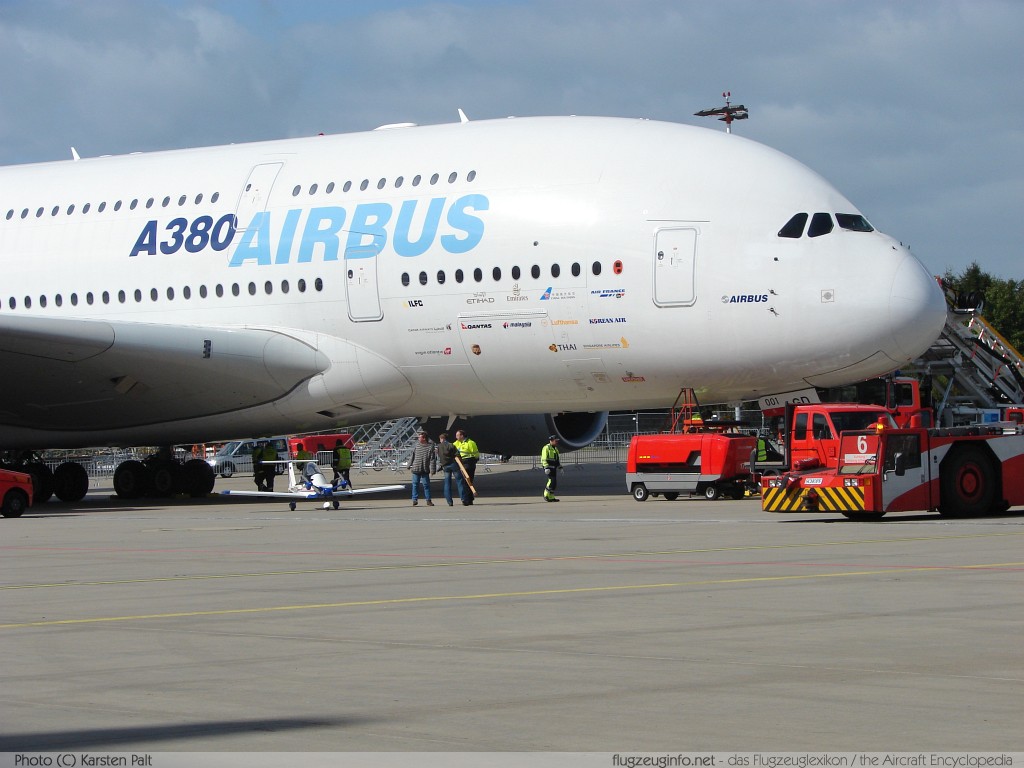 Airbus A380-841 Airbus F-WWOW 1 Airport-Days 2007 Hamburg-Fuhlsbüttel (EDDH / HAM) 2007-09-15 ï¿½ Karsten Palt, ID 693