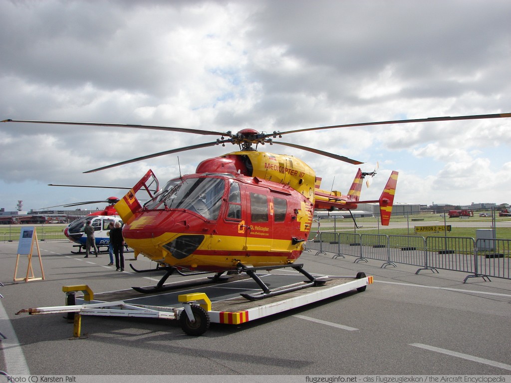 MBB/Eurocopter - Kawasaki BK 117B-2 DL Helicopter D-HEOE 7247 Airport-Days 2007 Hamburg-Fuhlsbüttel (EDDH / HAM) 2007-09-15 � Karsten Palt, ID 680 MBB/Eurocopter - Kawasaki BK 117B-2 DL Helicopter D-HEOE 7247 Airport-Days 2007 Hamburg-Fuhlsbüttel (EDDH / HAM) 2007-09-15 � Karsten Palt, ID 680