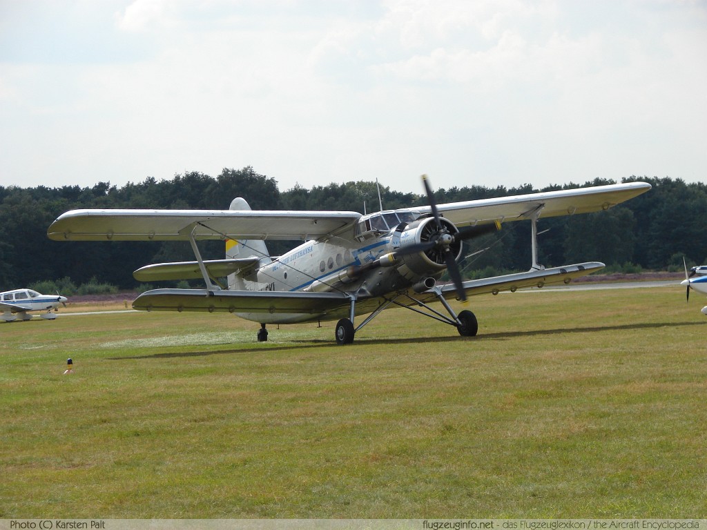 Antonov / Antonow An-2T Classic Wings D-FONL 17847302 Flugplatzfest Bielefeld 2007 Bielefeld (EDLI / BFE) 2007-08-18 � Karsten Palt, ID 450 Antonov / Antonow An-2T Classic Wings D-FONL 17847302 Flugplatzfest Bielefeld 2007 Bielefeld (EDLI / BFE) 2007-08-18 � Karsten Palt, ID 450