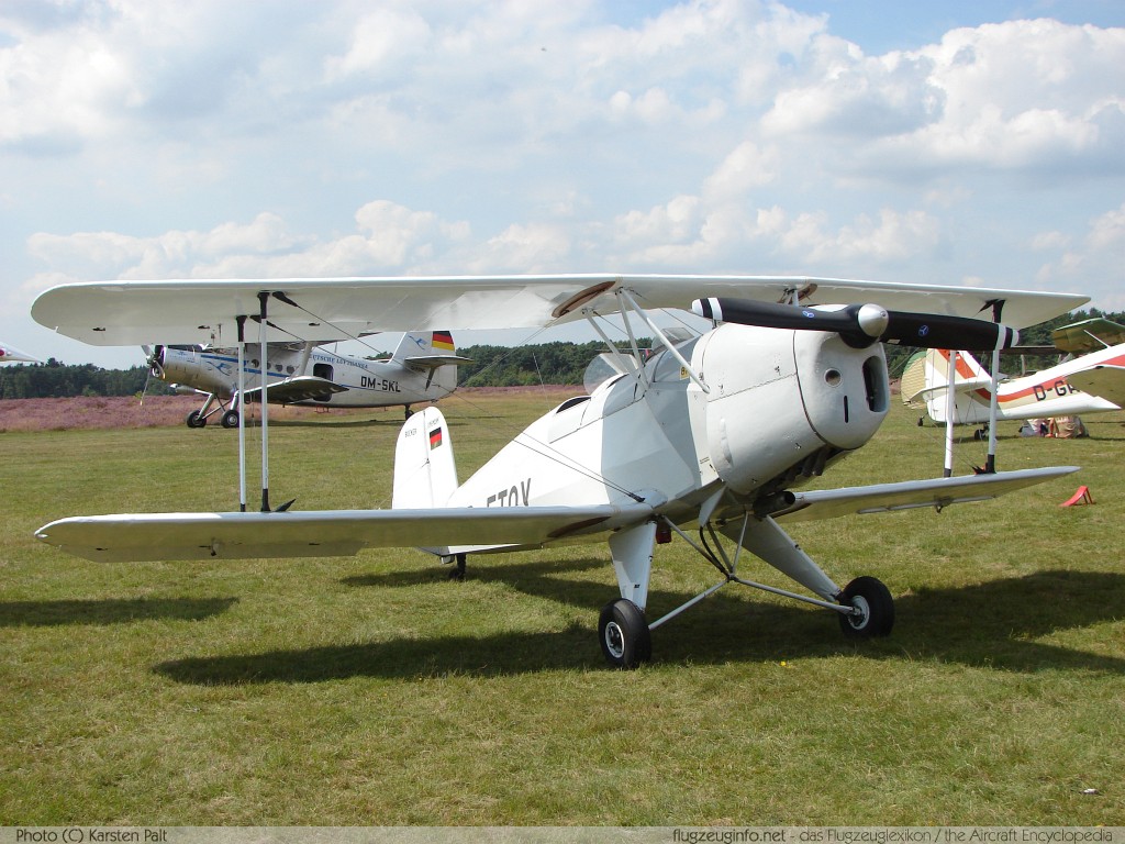 CASA I.131E (Bücker Bü-131 Jungmann) D-ETOY 2151 Flugplatzfest Bielefeld 2007 Bielefeld (EDLI / BFE) 2007-08-18 � Karsten Palt, ID 447 CASA I.131E (Bücker Bü-131 Jungmann) D-ETOY 2151 Flugplatzfest Bielefeld 2007 Bielefeld (EDLI / BFE) 2007-08-18 � Karsten Palt, ID 447
