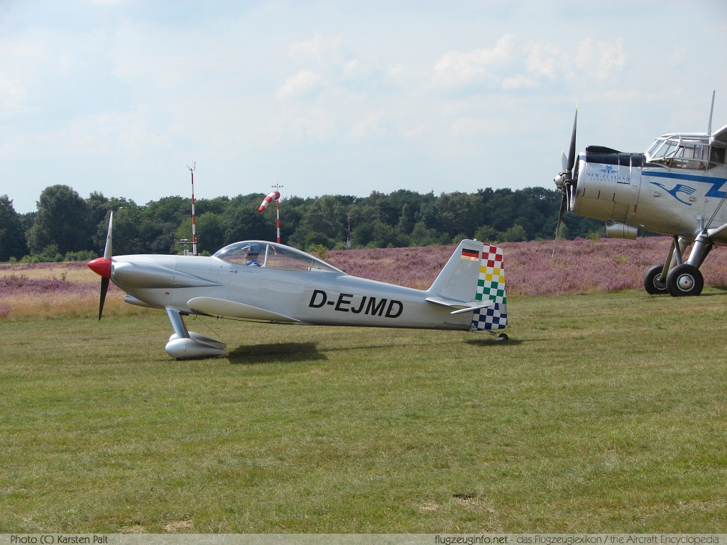 VANS RV-4 D-EJMD 5549 Flugplatzfest Bielefeld 2007 Bielefeld (EDLI / BFE) 2007-08-18 � Karsten Palt, ID 445 VANS RV-4 D-EJMD 5549 Flugplatzfest Bielefeld 2007 Bielefeld (EDLI / BFE) 2007-08-18 � Karsten Palt, ID 445
