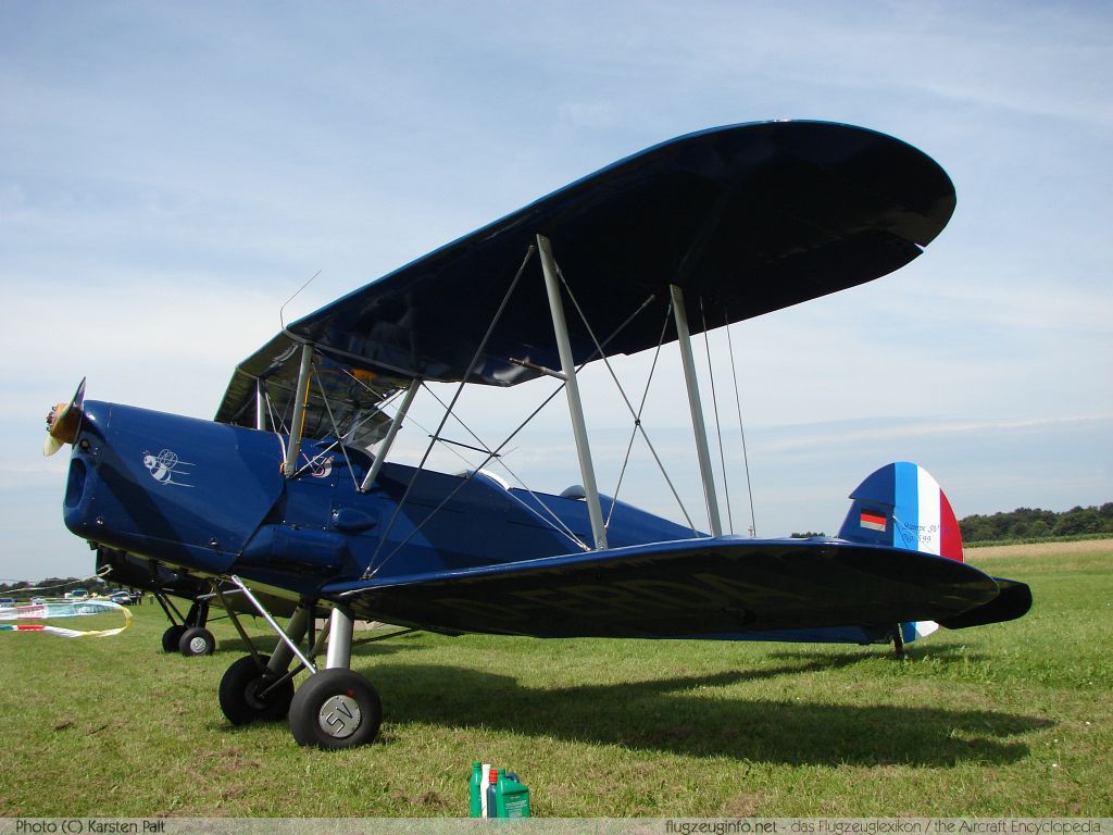 Stampe-Vertongen SV-4C Stampe-Formation D-ERDA 599 Flugtag Nordholz 2007 Nordholz-Spieka (EDXN) 2007-07-14 � Karsten Palt, ID 405 Stampe-Vertongen SV-4C Stampe-Formation D-ERDA 599 Flugtag Nordholz 2007 Nordholz-Spieka (EDXN) 2007-07-14 � Karsten Palt, ID 405