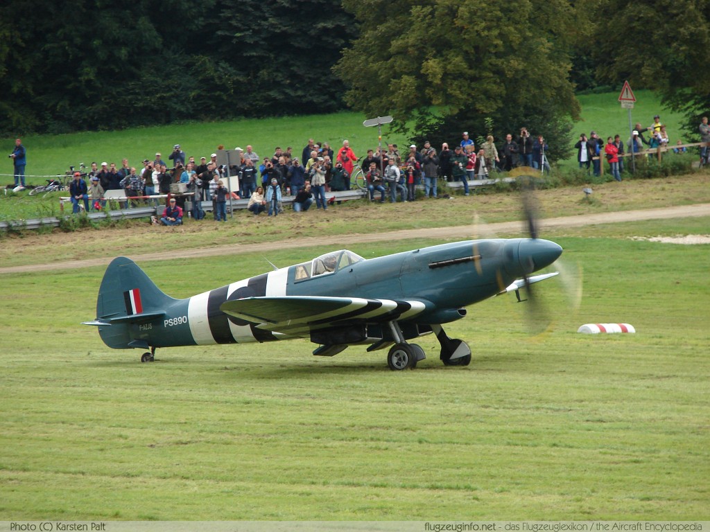 Supermarine Spitfire PR19 F-AZJS 6S/585110 Oldtimer-Fliegertreffen 2007 Kirchheim unter Teck - Hahnweide (EDST) 2007-09-08 � Karsten Palt, ID 570 Supermarine Spitfire PR19 F-AZJS 6S/585110 Oldtimer-Fliegertreffen 2007 Kirchheim unter Teck - Hahnweide (EDST) 2007-09-08 � Karsten Palt, ID 570