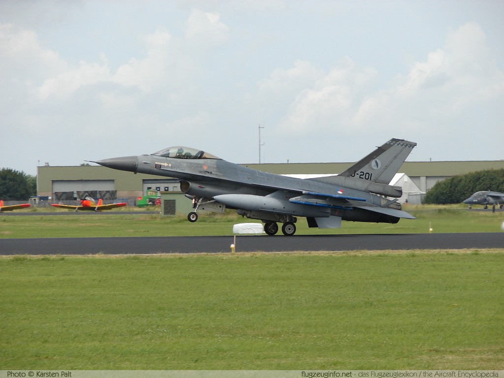 General Dynamics / Lockheed Martin F-16AM Royal Netherlands AF / Koninklijke Luchtmacht J-201 6D-108 Open Dagen Koninklijke Luchtmacht 2008 Leeuwarden (EHLW / LHW) 2008-06-20 � Karsten Palt, ID 877 General Dynamics / Lockheed Martin F-16AM Royal Netherlands AF / Koninklijke Luchtmacht J-201 6D-108 Open Dagen Koninklijke Luchtmacht 2008 Leeuwarden (EHLW / LHW) 2008-06-20 � Karsten Palt, ID 877
