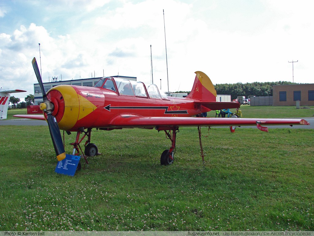 Yakovlev / Jakowlew Yak-52 / Jak-52 Yakkes Foundation RA-1771K 866811 Open Dagen Koninklijke Luchtmacht 2008 Leeuwarden (EHLW / LHW) 2008-06-20 � Karsten Palt, ID 923 Yakovlev / Jakowlew Yak-52 / Jak-52 Yakkes Foundation RA-1771K 866811 Open Dagen Koninklijke Luchtmacht 2008 Leeuwarden (EHLW / LHW) 2008-06-20 � Karsten Palt, ID 923