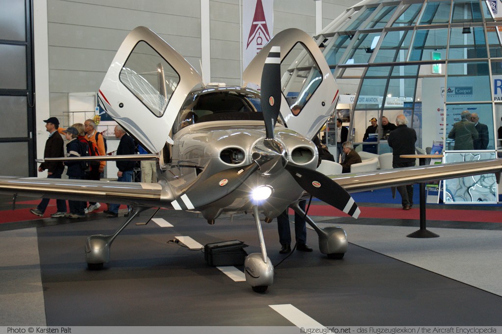 Cirrus SR22 G3 GTS Turbo Perspective Aircraft Guaranty N338CP 3253 AERO Friedrichshafen 2009 Friedrichshafen (EDNY / FDH) 2009-04-03 � Karsten Palt, ID 1812 Cirrus SR22 G3 GTS Turbo Perspective Aircraft Guaranty N338CP 3253 AERO Friedrichshafen 2009 Friedrichshafen (EDNY / FDH) 2009-04-03 � Karsten Palt, ID 1812