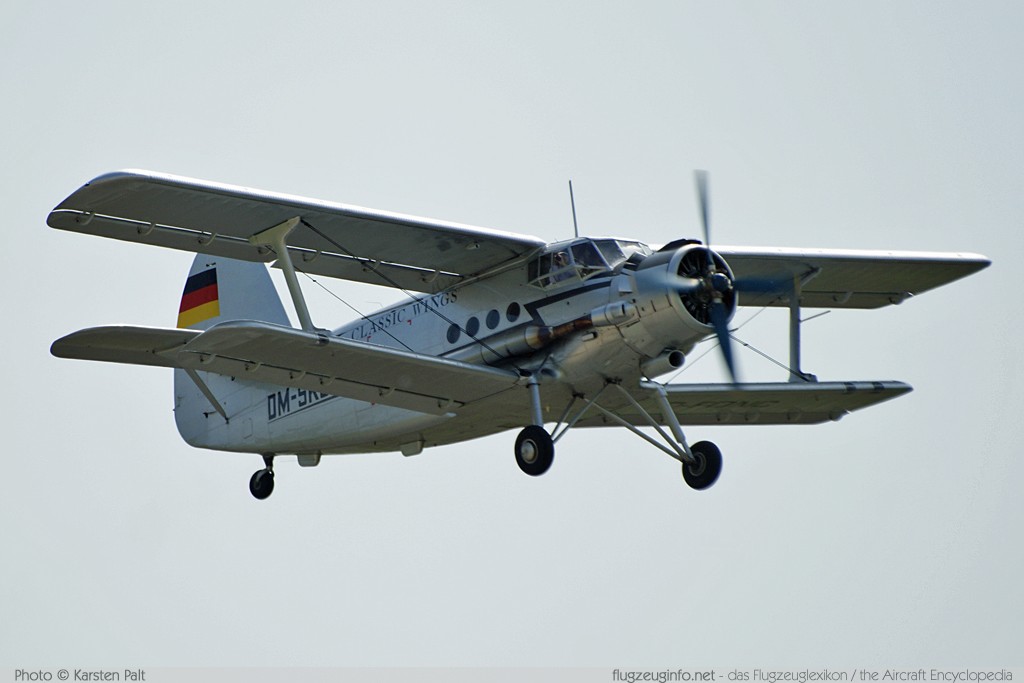 Antonov / Antonow An-2TD Classic Wings D-FONC 1G180-42 Flugtag Bremen 2009 Bremen (EDDW / BRE) 2009-05-10 � Karsten Palt, ID 2115 Antonov / Antonow An-2TD Classic Wings D-FONC 1G180-42 Flugtag Bremen 2009 Bremen (EDDW / BRE) 2009-05-10 � Karsten Palt, ID 2115