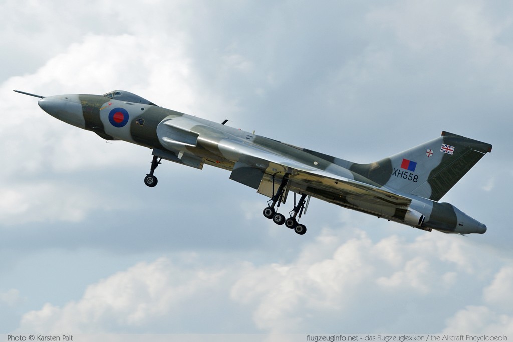 AVRO 698 Vulcan B2 Vulcan to the Sky Thrust G-VLCN SET12 Luchtmachtdagen 2009 Volkel (EHVK / UDE) 2009-06-19 � Karsten Palt, ID 2330 AVRO 698 Vulcan B2 Vulcan to the Sky Thrust G-VLCN SET12 Luchtmachtdagen 2009 Volkel (EHVK / UDE) 2009-06-19 � Karsten Palt, ID 2330