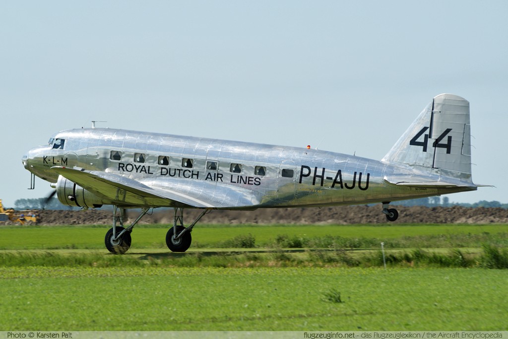 Douglas DC-2-142 (R2D-1) Aviodrome NC39165 1404 Oostwold Airport Airshow 2009 Oostwold - Groningen Airport (EHOW) 2009-06-01 � Karsten Palt, ID 2216 Douglas DC-2-142 (R2D-1) Aviodrome NC39165 1404 Oostwold Airport Airshow 2009 Oostwold - Groningen Airport (EHOW) 2009-06-01 � Karsten Palt, ID 2216