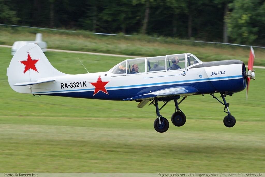 Yakovlev / Jakowlew Yak-52 / Jak-52 RA-3321K 9011010 Oldtimer-Fliegertreffen 2009 Kirchheim unter Teck - Hahnweide (EDST) 2009-09-05 � Karsten Palt, ID 2733 Yakovlev / Jakowlew Yak-52 / Jak-52 RA-3321K 9011010 Oldtimer-Fliegertreffen 2009 Kirchheim unter Teck - Hahnweide (EDST) 2009-09-05 � Karsten Palt, ID 2733