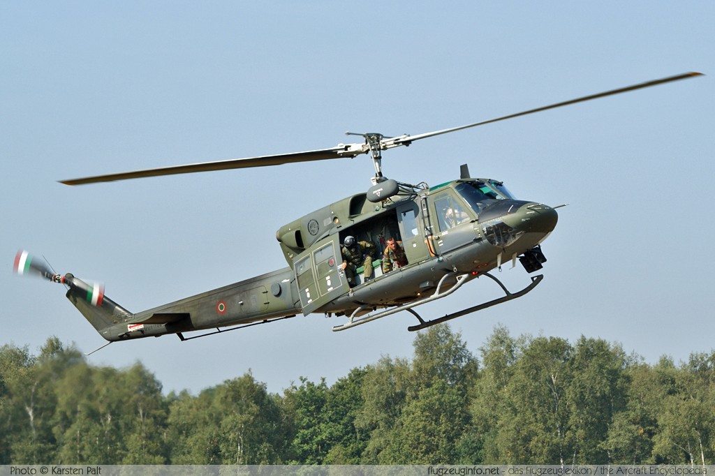 Agusta-Bell AB212-AM Italian Air Force (Aeronautica Militare) MM81148 5805 NATO Tigermeet 2009 Kleine Brogel (EBBL) 2009-09-23 � Karsten Palt, ID 2755