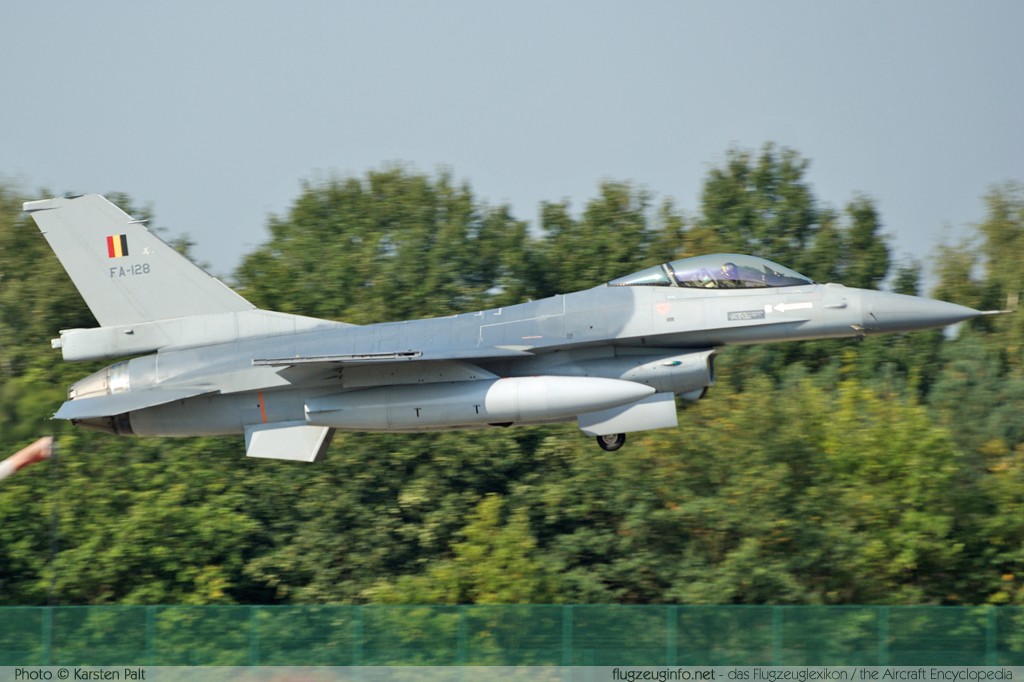 General Dynamics / Lockheed Martin F-16AM Belgian Air Component FA-128 6H-128 NATO Tigermeet 2009 Kleine Brogel (EBBL) 2009-09-23 � Karsten Palt, ID 2771 General Dynamics / Lockheed Martin F-16AM Belgian Air Component FA-128 6H-128 NATO Tigermeet 2009 Kleine Brogel (EBBL) 2009-09-23 � Karsten Palt, ID 2771