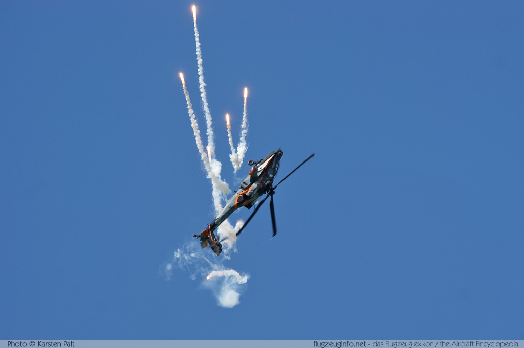 McDonnell Douglas / Boeing AH-64D Apache Royal Netherlands AF / Koninklijke Luchtmacht Q-17 DN017 Luchtmachtdagen 2011 Leeuwarden (EHLW / LHW) 2011-09-16 � Karsten Palt, ID 5611 McDonnell Douglas / Boeing AH-64D Apache Royal Netherlands AF / Koninklijke Luchtmacht Q-17 DN017 Luchtmachtdagen 2011 Leeuwarden (EHLW / LHW) 2011-09-16 � Karsten Palt, ID 5611