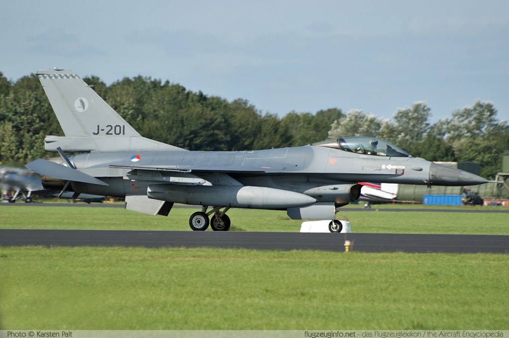 General Dynamics / Lockheed Martin F-16AM Royal Netherlands AF / Koninklijke Luchtmacht J-201 6D-108 Luchtmachtdagen 2011 Leeuwarden (EHLW / LHW) 2011-09-16 � Karsten Palt, ID 5641