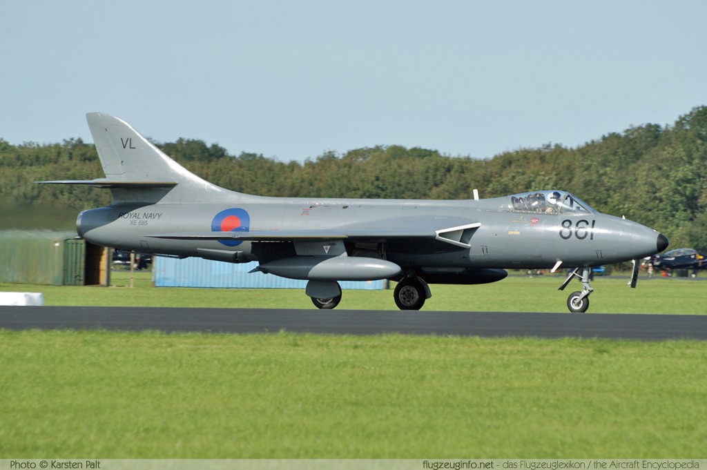 Hawker Hunter GA.11 Privat / Team Viper G-GAII HABL-003028 Luchtmachtdagen 2011 Leeuwarden (EHLW / LHW) 2011-09-16 � Karsten Palt, ID 5660
