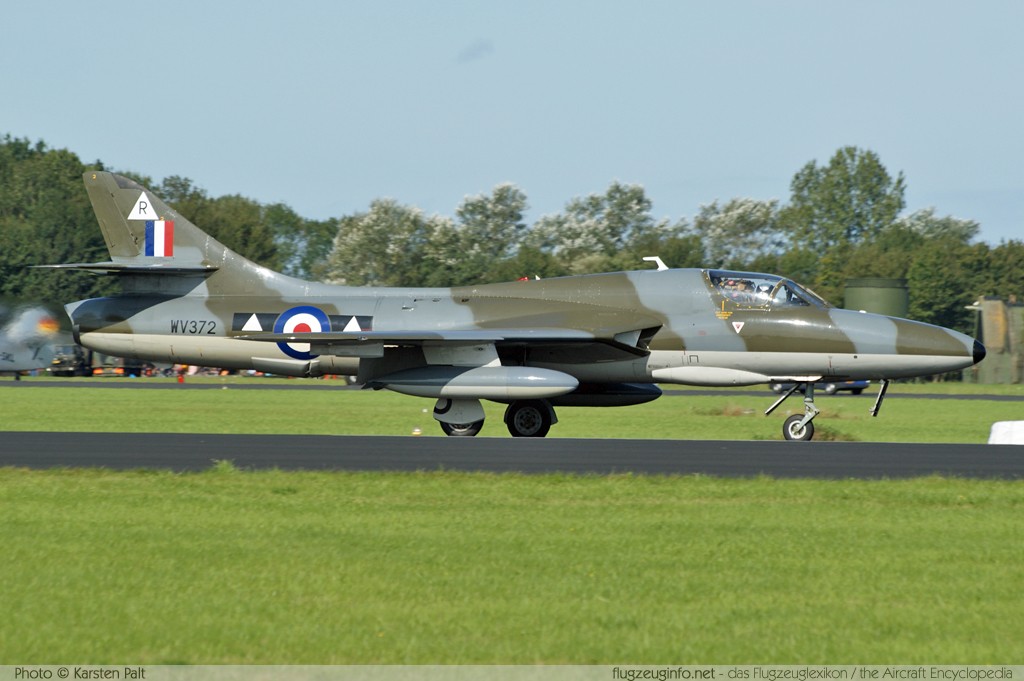 Hawker Hunter T.7 Privat / Team Viper G-BXFI 41H/670818 Luchtmachtdagen 2011 Leeuwarden (EHLW / LHW) 2011-09-16 � Karsten Palt, ID 5662