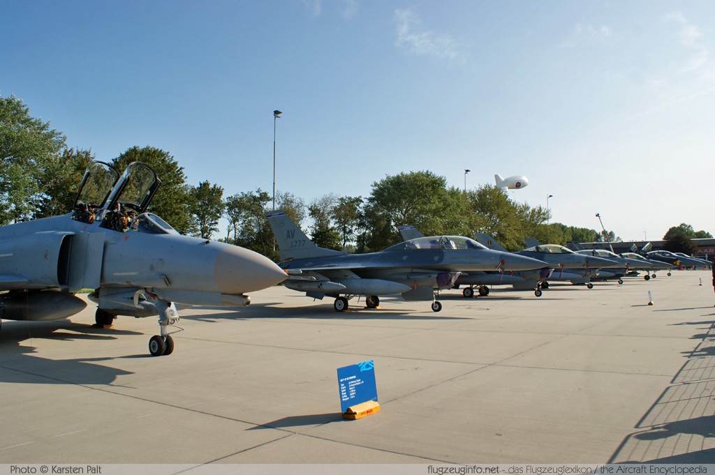 Luchtmachtdagen 2011 Leeuwarden (EHLW / LHW) 2011-09-16 � Karsten Palt, ID 5667 Luchtmachtdagen 2011 Leeuwarden (EHLW / LHW) 2011-09-16 � Karsten Palt, ID 5667