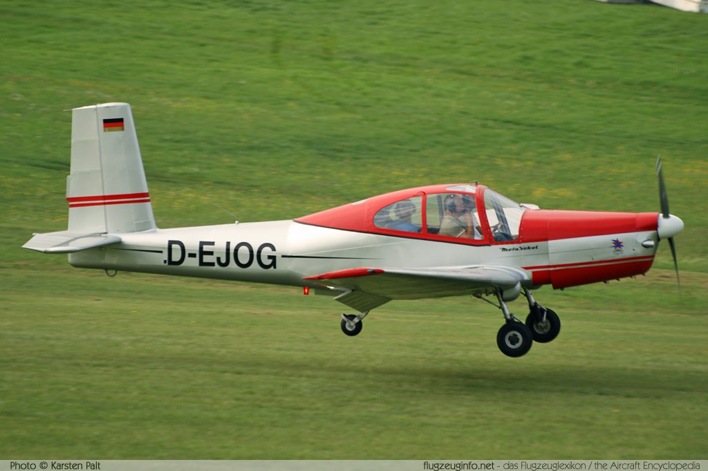 Orlican L-40 Meta Sokol D-EJOG 150402 Oldtimer-Fliegertreffen 2013 Kirchheim unter Teck - Hahnweide (EDST) 2013-09-07 � Karsten Palt, ID 7444 Orlican L-40 Meta Sokol D-EJOG 150402 Oldtimer-Fliegertreffen 2013 Kirchheim unter Teck - Hahnweide (EDST) 2013-09-07 � Karsten Palt, ID 7444