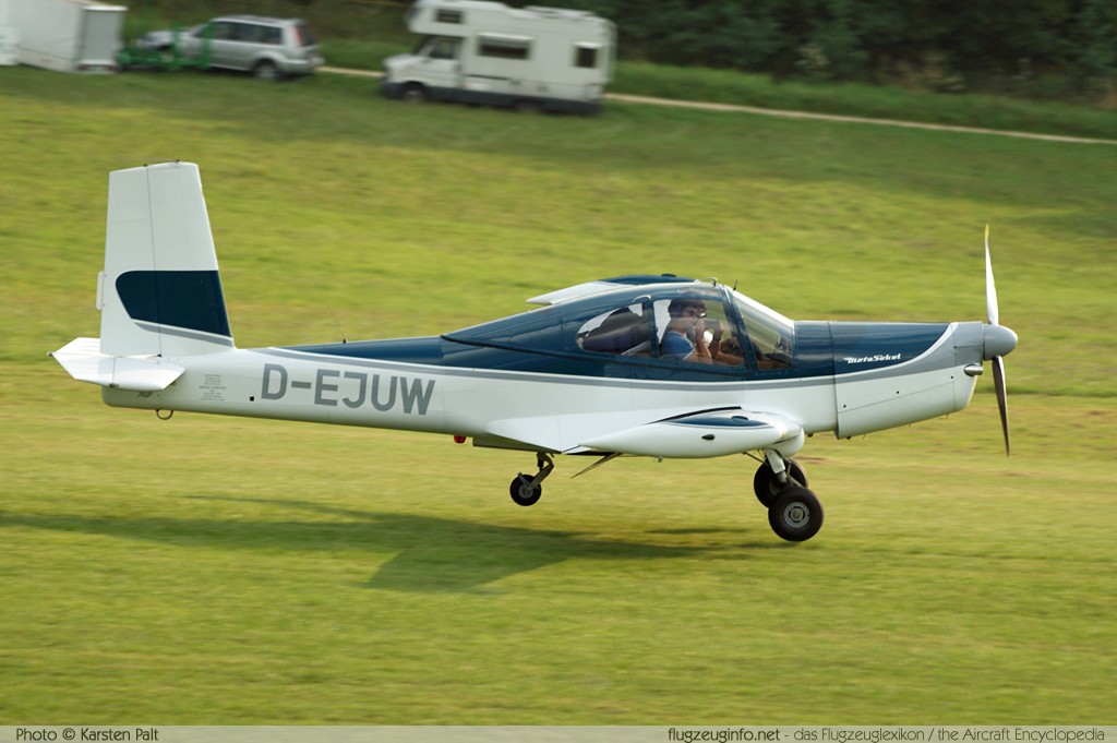Orlican L-40 Meta Sokol D-EJUW 150409 Oldtimer-Fliegertreffen 2013 Kirchheim unter Teck - Hahnweide (EDST) 2013-09-06 � Karsten Palt, ID 7324 Orlican L-40 Meta Sokol D-EJUW 150409 Oldtimer-Fliegertreffen 2013 Kirchheim unter Teck - Hahnweide (EDST) 2013-09-06 � Karsten Palt, ID 7324